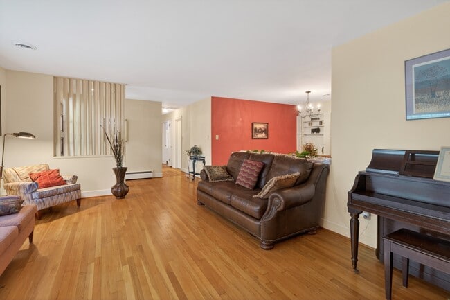 317 Central Pkwy