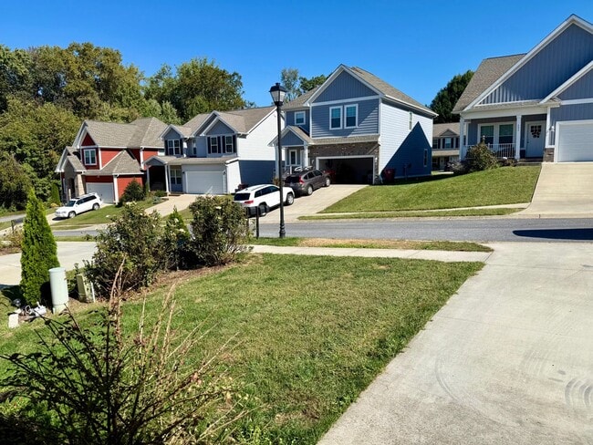 Photo - Spacious 3 Bedroom, 3.5bath in central Joh...