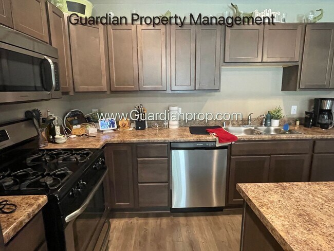 Photo - Lakeville Town Home, 2 Car Garage, Laundry, 2.5 Baths, Video Walk Through