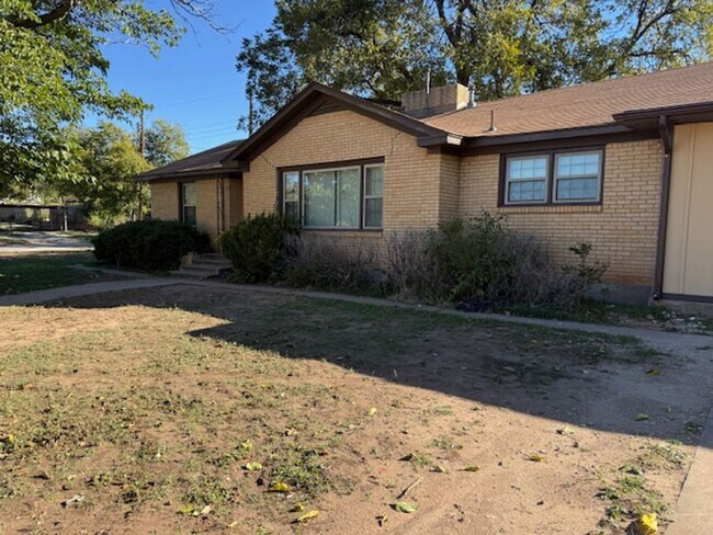 Photo - 2125 Cedar Crest Dr