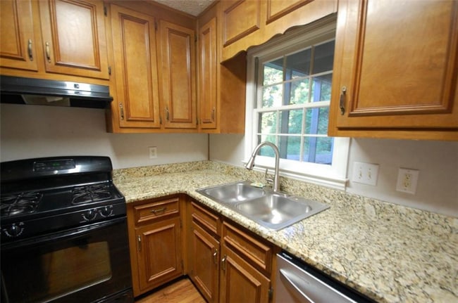 Photo - 5511 Burrus Ln