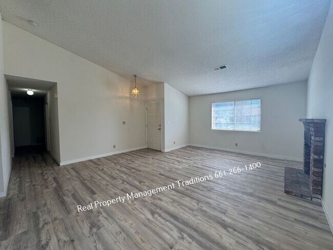 Photo - Great 4 + 2 in Rosamond!