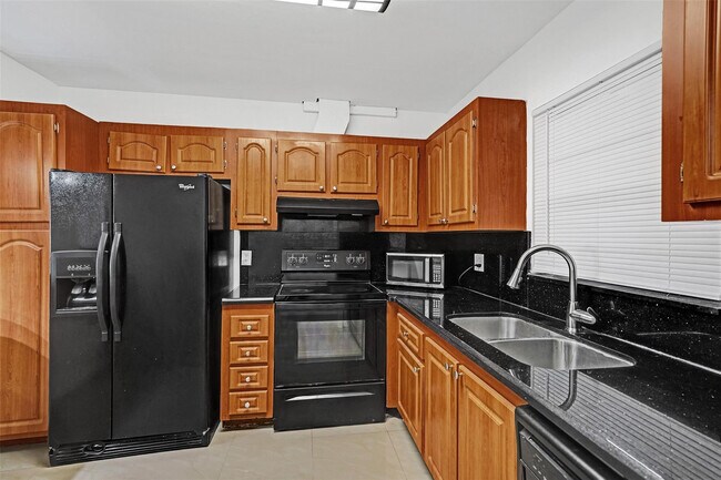 Photo - 5140 SW 40th Ave Unit 23C