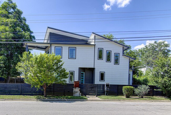 Building Photo - 2406 E 16th St