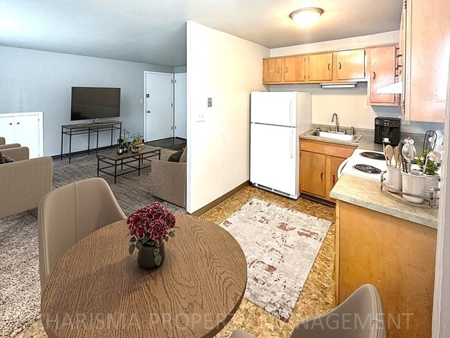 Building Photo - 2 BD, 1 BA LOCATED NEAR DOWNTOWN SIOUX FALLS Unit 605 W 17th Street #4