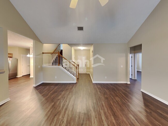Photo - 1308 Oakhall Ln