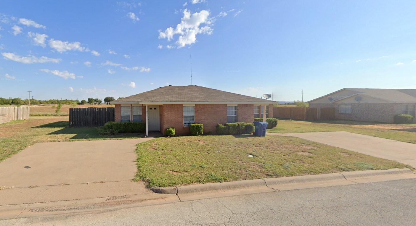 Photo - 311 Bluebonnet Dr Townhome