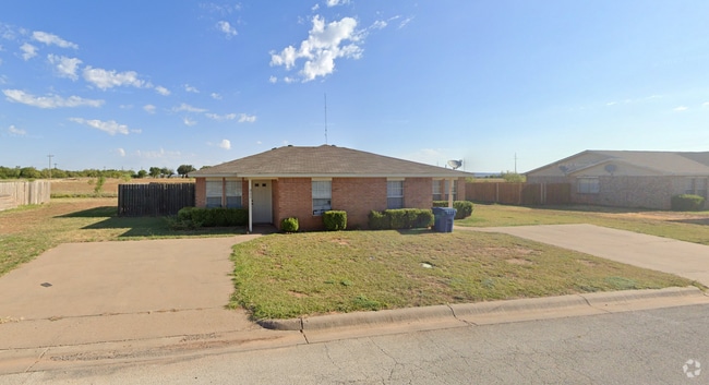 Building Photo - 311 Bluebonnet Dr Rental