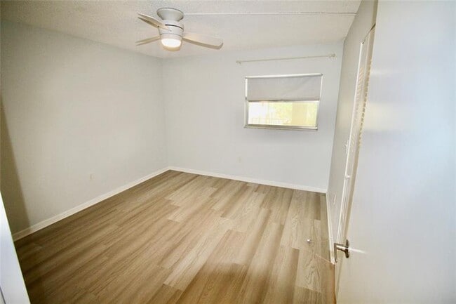 Photo - 1810 N Lauderdale Ave Unit 2415
