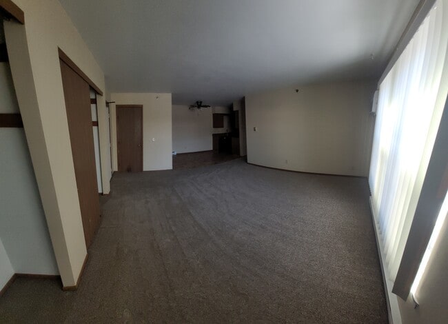 Photo - 2022 Sylvan Way