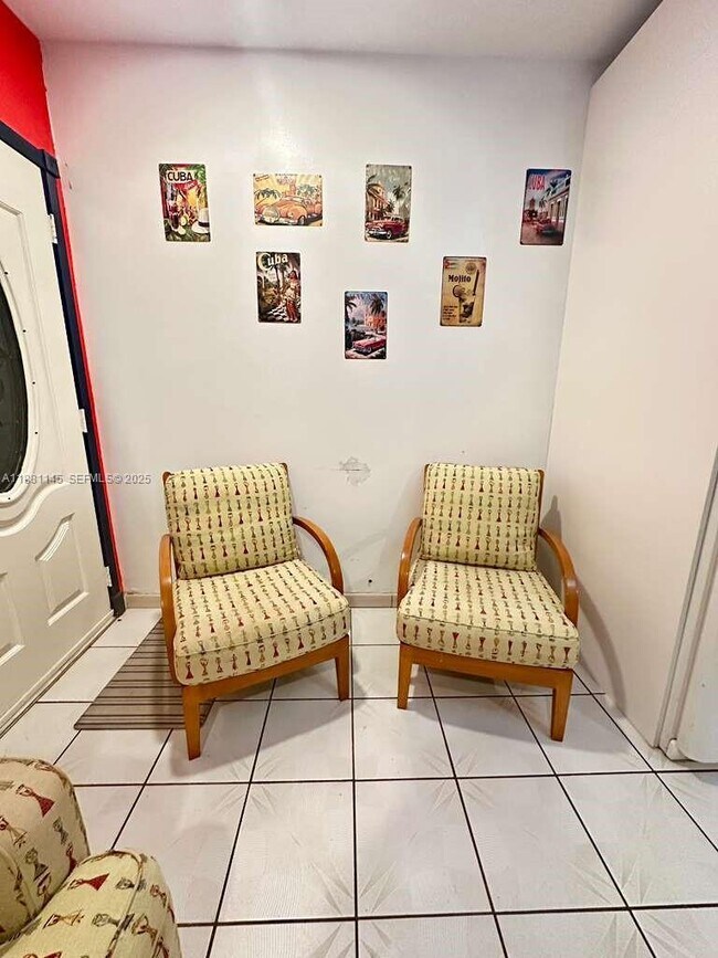 Photo - 935 SW 11th Ave Unidad 1ST Floor