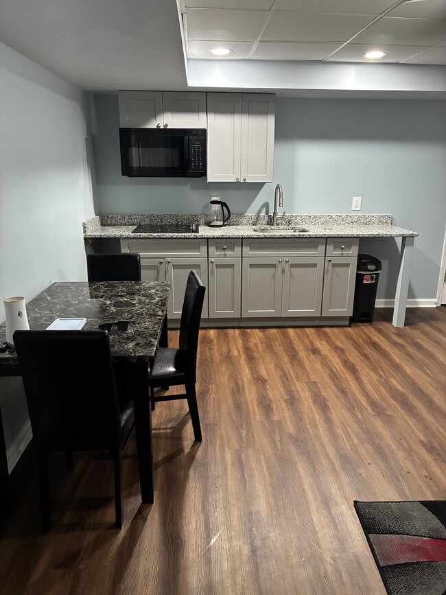Photo - 233 Cobblestone Ln
