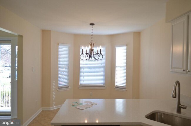 Photo - 13 Stanwyck Ct