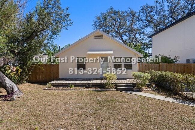 Building Photo - Private Yard Living with Recent Upgrades in Central Tampa