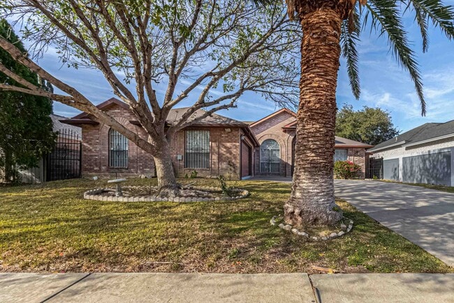 Photo - 312 Cambridge Loop