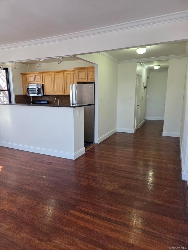 Photo - 150-11-150-72 72nd Rd