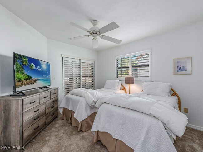 Photo - 825 Reef Point Cir