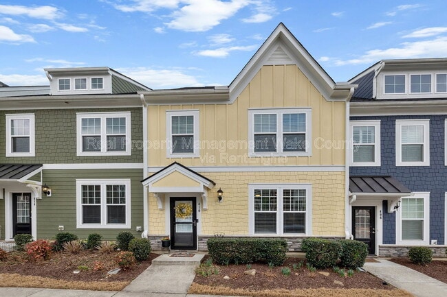 Building Photo - 410 Triumph Ln