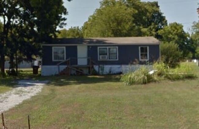 Building Photo - 3 Bedroom, 2 Bath In Stonewall