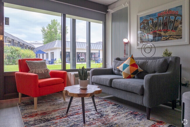 Studio - 314SF - Living Room - River Roost