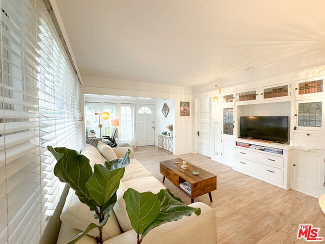 Building Photo - 575 Grand Blvd Unit A