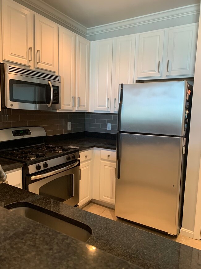 Photo - 2465 Army Navy Dr Unidad 402