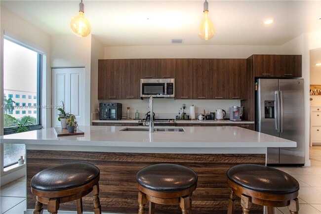 Building Photo - 8201 NW 41st St Rental