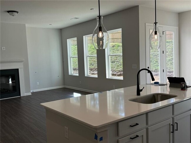 Photo - 209 Artisan Dr SE
