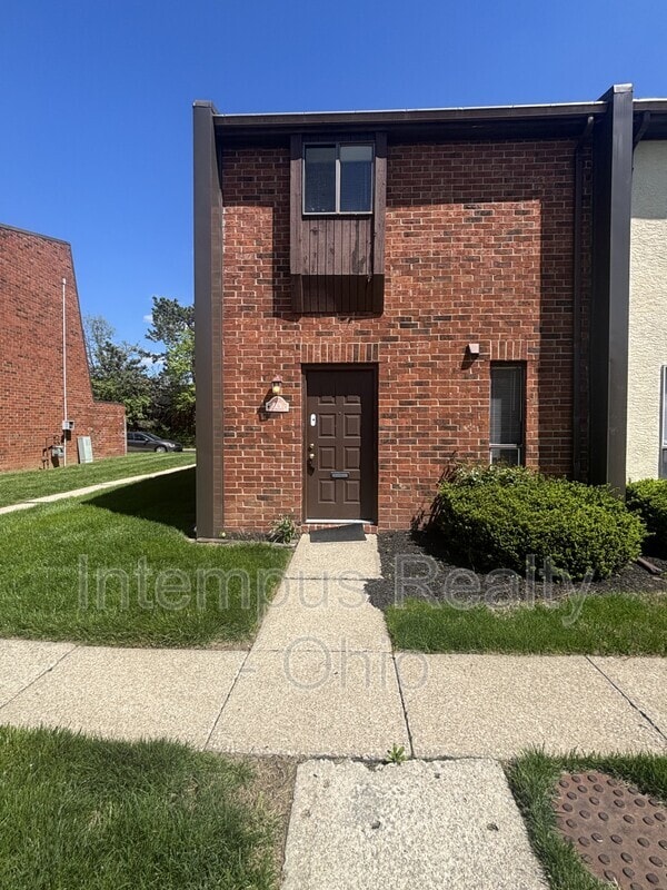 Building Photo - 10 King Arthur Ct