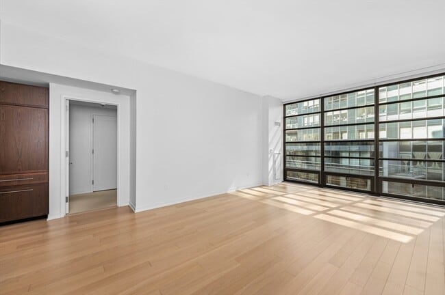 Photo - 580 Washington St Unit 811