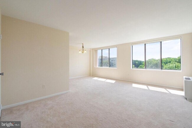 Photo - 6641 Wakefield Dr Unit 711