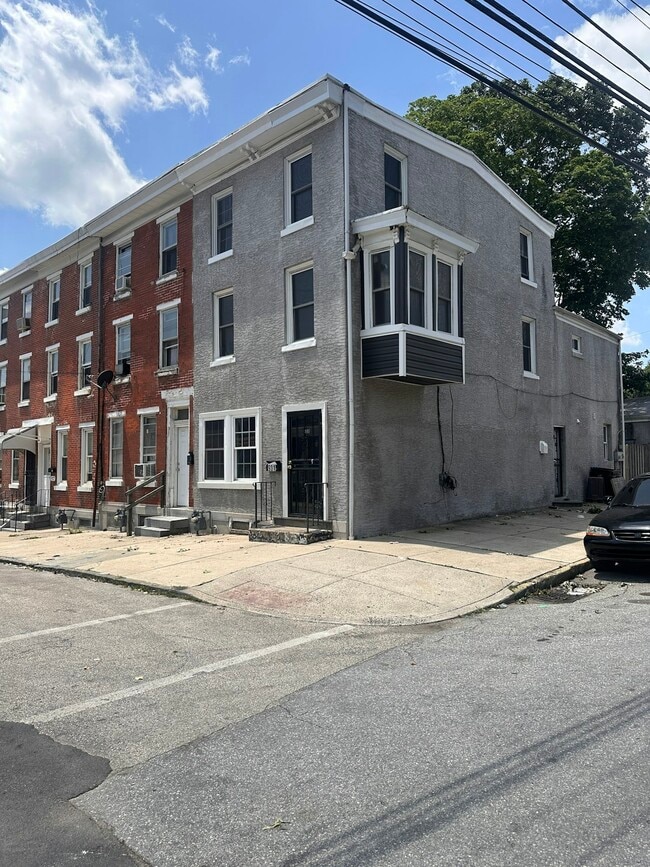 Photo - 931 Green St Casa