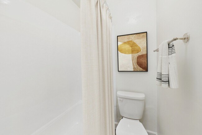 Photo - Roscoe Terrace