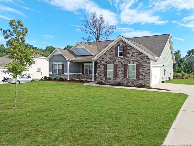 Photo - 142 Planters Ln