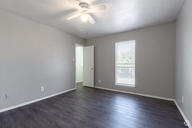 2BR, 1.5BA - 1,010SF - Bedroom