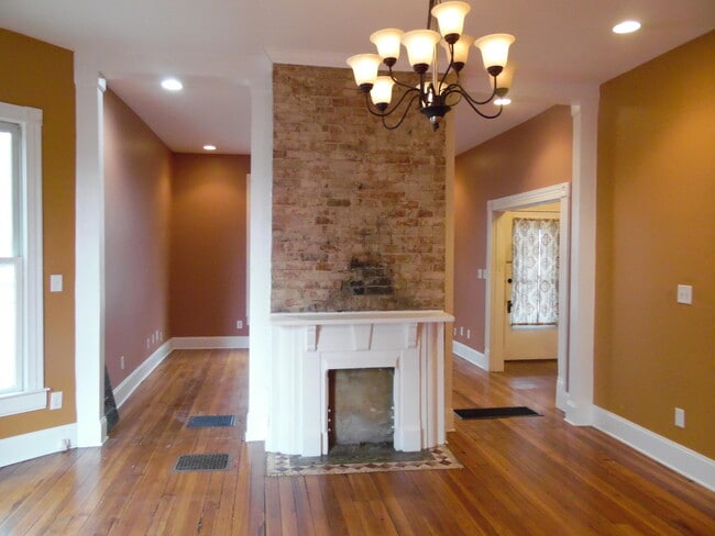 Photo - 706 W Maxwell St