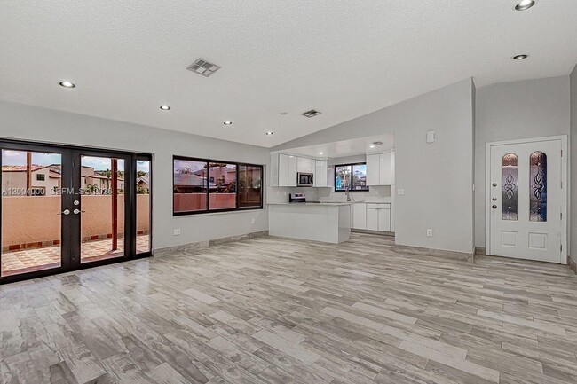 Photo - 740 NW 105th Pl Unit A6