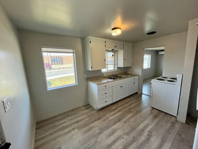 Photo - 2 Bedroom 1 Bath Selah Home For Rent