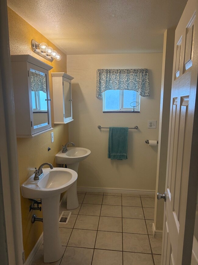 Photo - 3747 S Lee Maur St