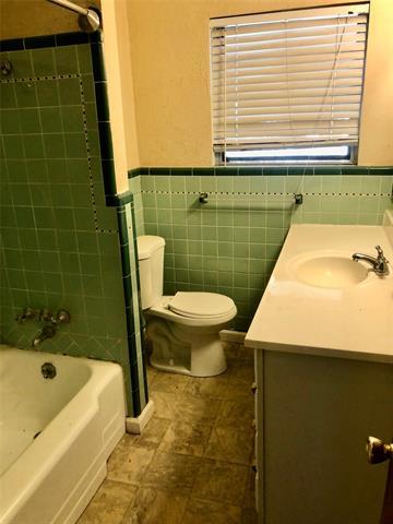 Photo - 2204 Healey Dr