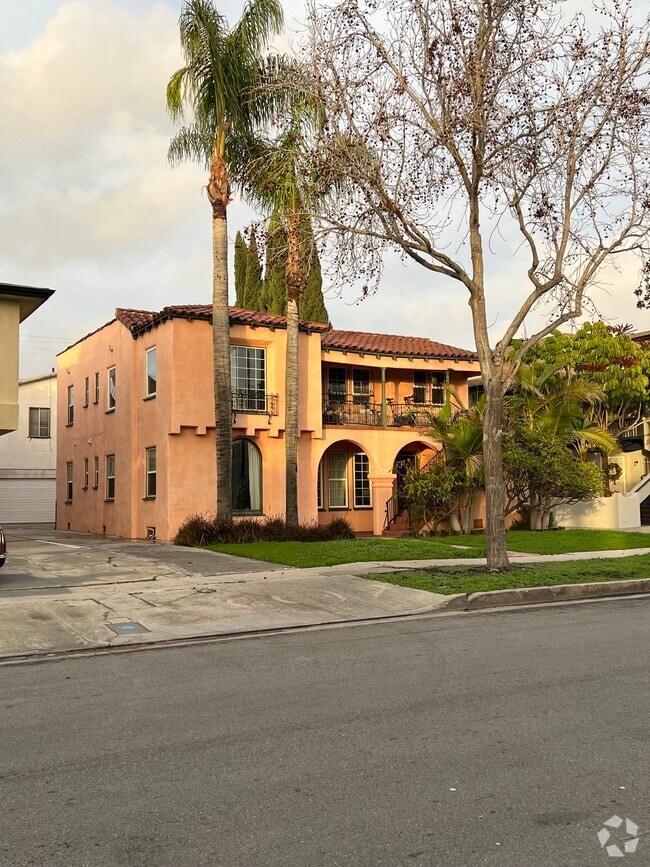 2 Bedroom Apartments West Hollywood California