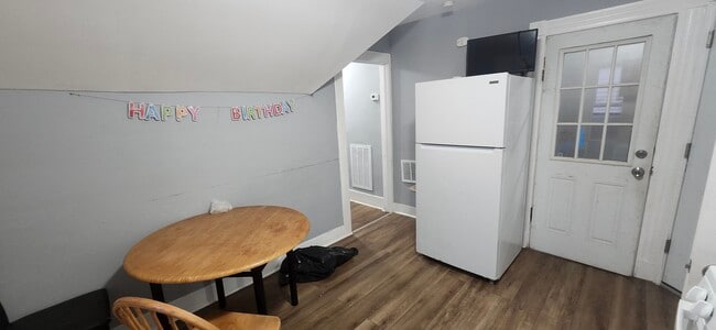 Building Photo - 49 Carmel St Unit 3f