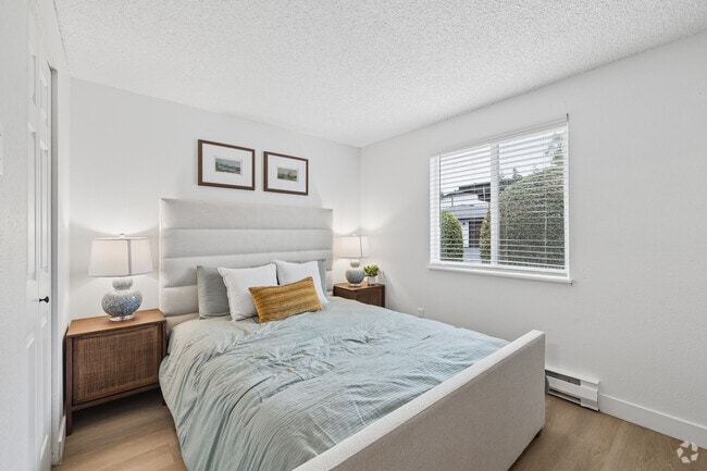2BR, 1BA - 776SF - Bedroom