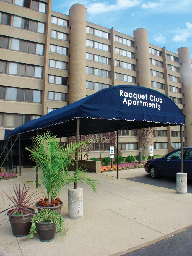 The Racquet Club Apartments For Rent in Monroeville, PA