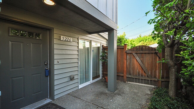 Photo - 5226 Brooklyn Ave NE