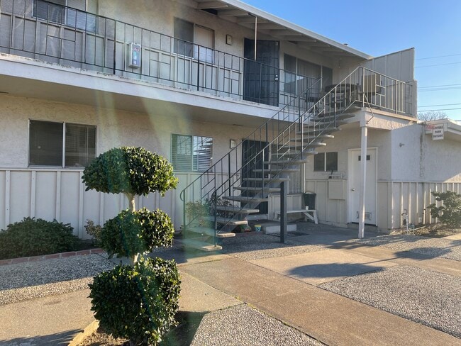 Photo - 5613 Hoffman Ct Unidad D