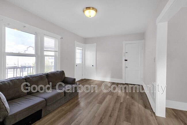 Photo - 2273 Delaware Ave Unit Upper