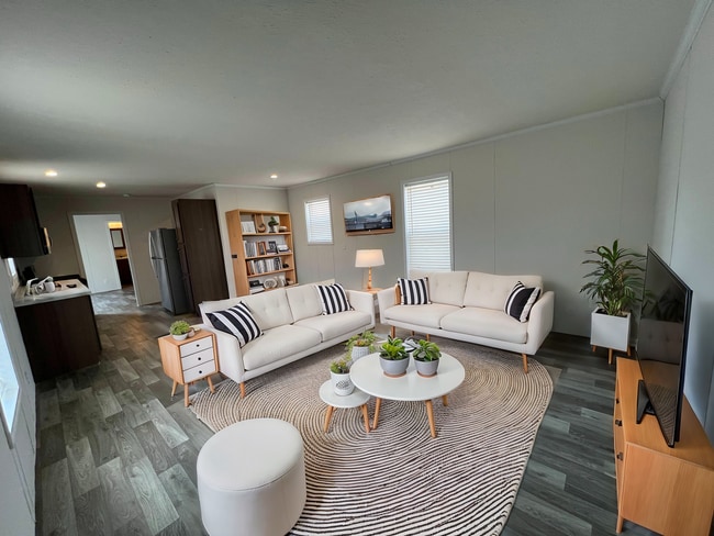 Building Photo - 15862 Villaire Ave Rental