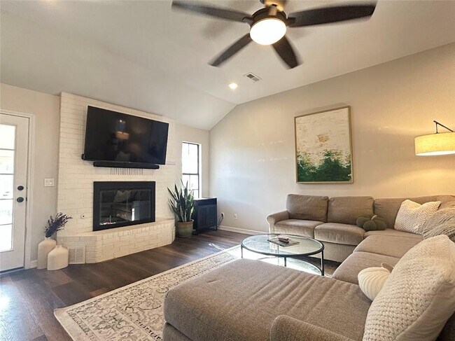 Photo - 1381 E Amber Dr