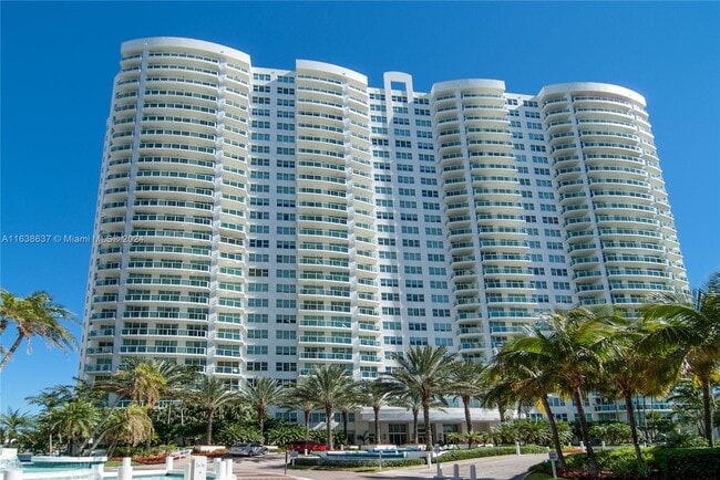 Building Photo - 20201 E Country Club Dr Unit #405 Rental